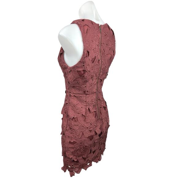 ASTR The Label Maroon Floral Lace Sleeveless Scalloped Hem Mini Sheath Dress S - Picture 3 of 6